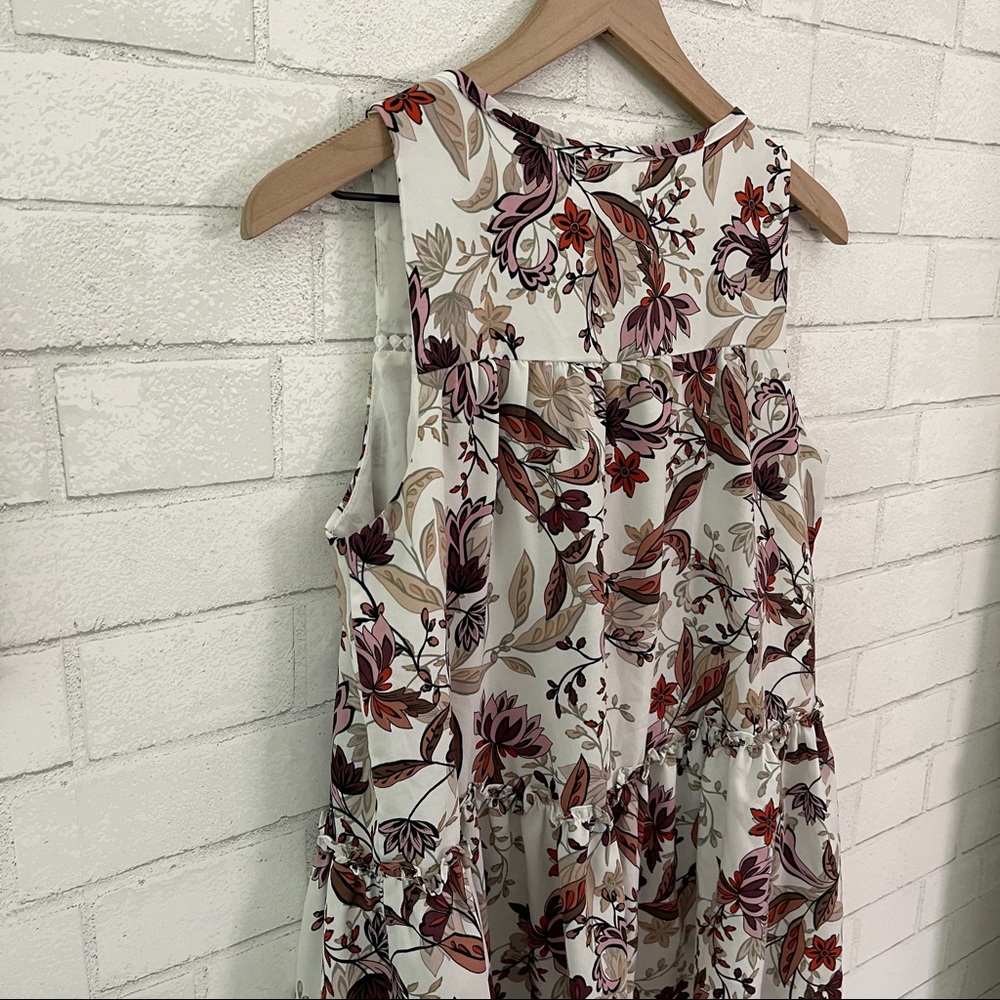 c&e White Floral Sleeveless Peplum Top - Picture 11 of 12